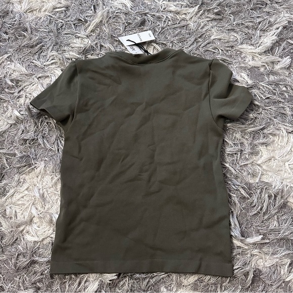 Aritzia willow shirt (no tags, they’ve been removed since photo taken) - Picture 2 of 3